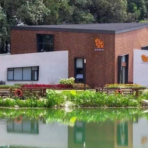 starting-on-october-29th-please-keep-this-chengdu-marathon-spectator